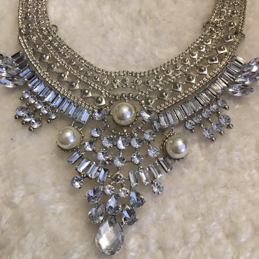 Necklaces, bracelets, earrings